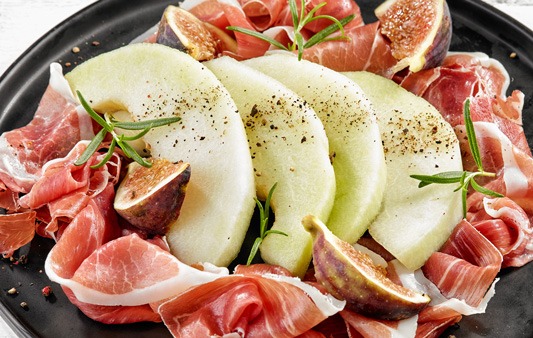 melon-and-ham-CBU4TRM_ANTIPASTI